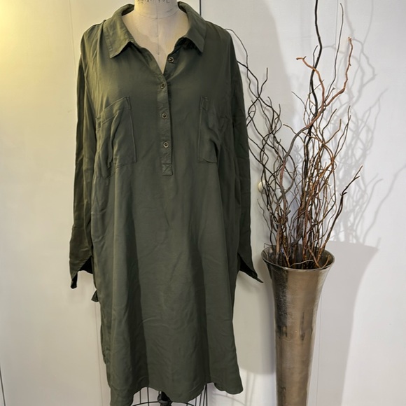 Terra & Sky Dresses & Skirts - Terra & Sky collared long sleeve button up dress with rollup sleeves